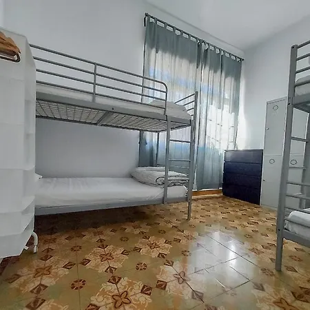 Barbatuke Bed & Bike Hostal Málaga